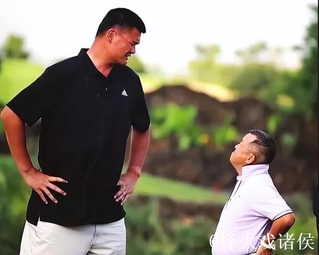 姚明谈奥尼尔:与他不在同一层次,能有对抗纯属运气 姚明谈奥尼尔:与他不在同一层次,能有对抗纯属运气