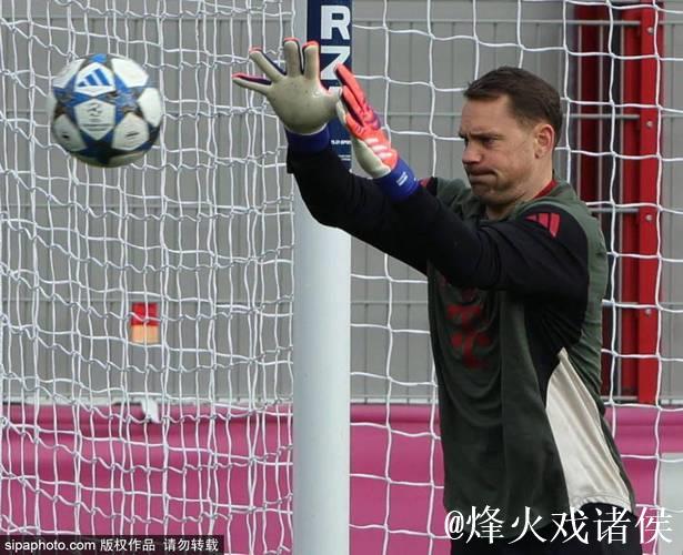 诺伊尔第534次亮相德甲，追平伊梅尔创门将出场纪录