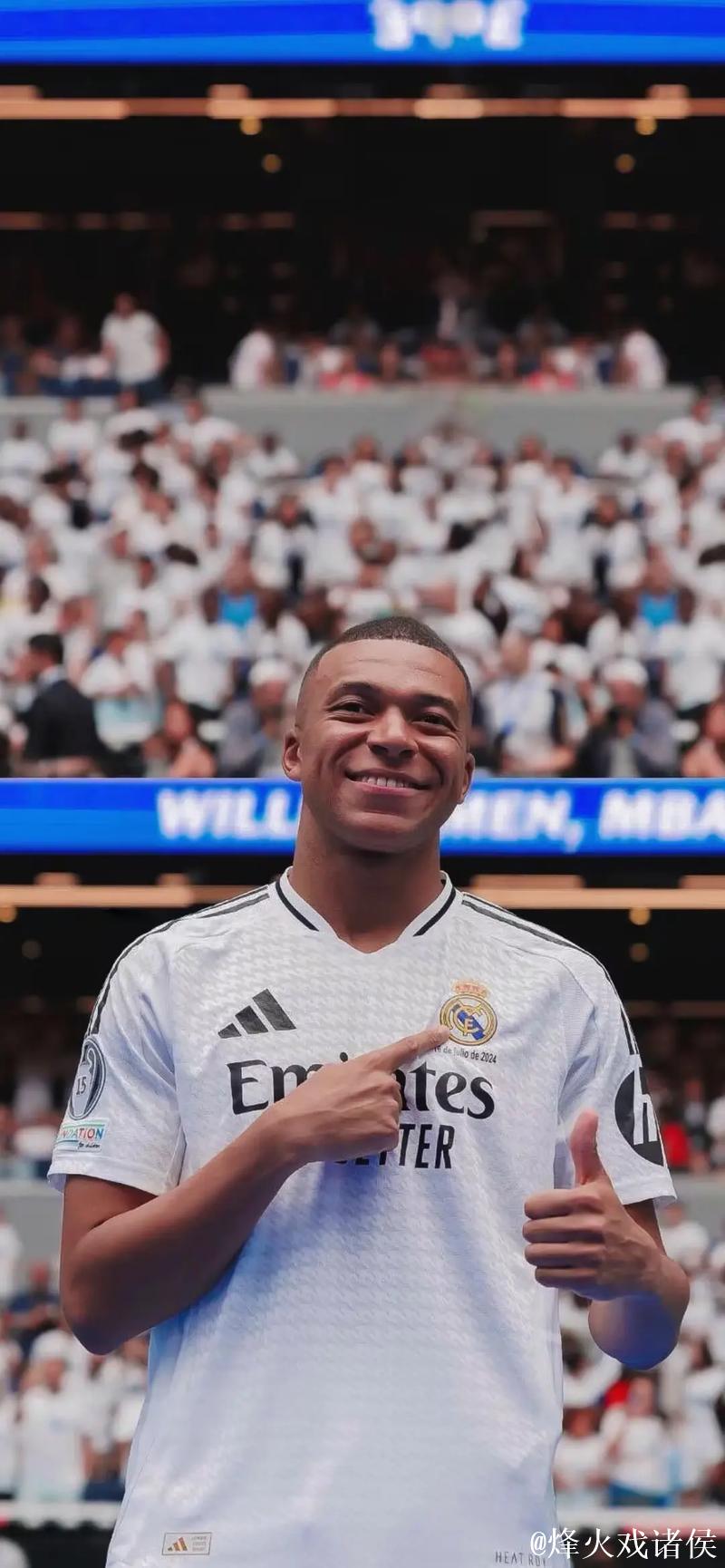 姆巴佩闪耀全场,6分42秒上演帽子戏法追平纪录! 姆巴佩闪耀全场,6分42秒上演帽子戏法追平纪录!