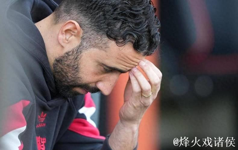 从三后卫到四后卫，阿莫林调整之下曼联依旧迷茫