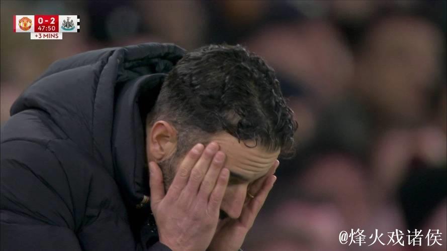 从三后卫到四后卫，阿莫林调整之下曼联依旧迷茫